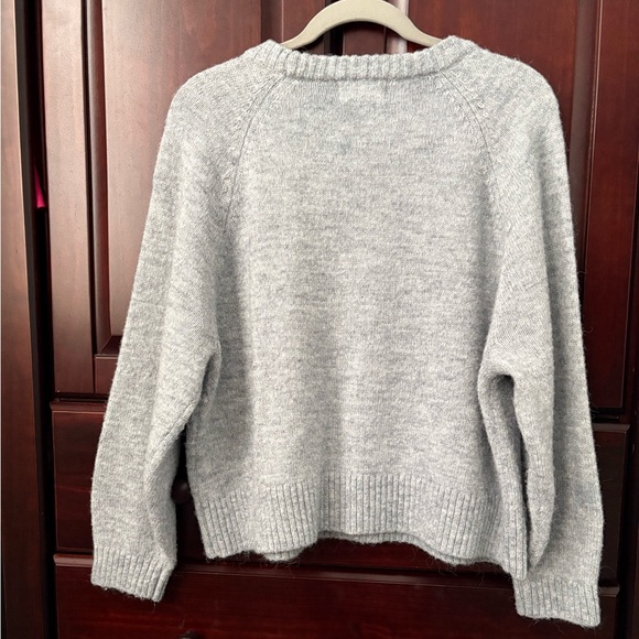 Old Navy Cropped Crew Neck Big Heart Sweater - Picture 5 of 5